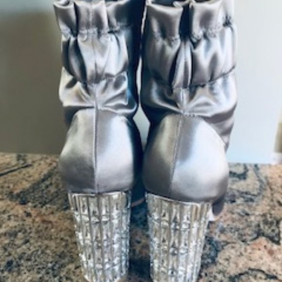 Badgley Mischka "Khloe" Satin Heather Grey Bootie - Picture 5 of 10